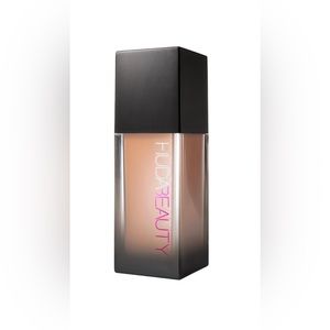 Huda Beauty Faux Filter Foundation - Latte